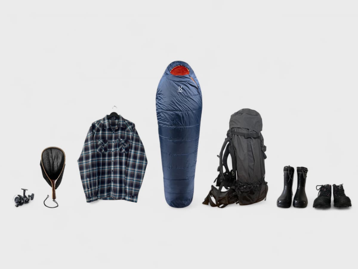 Varusteita makuupussista, vaelluskengistä keloihin sekä haaveihin että flanellipaitoihin.