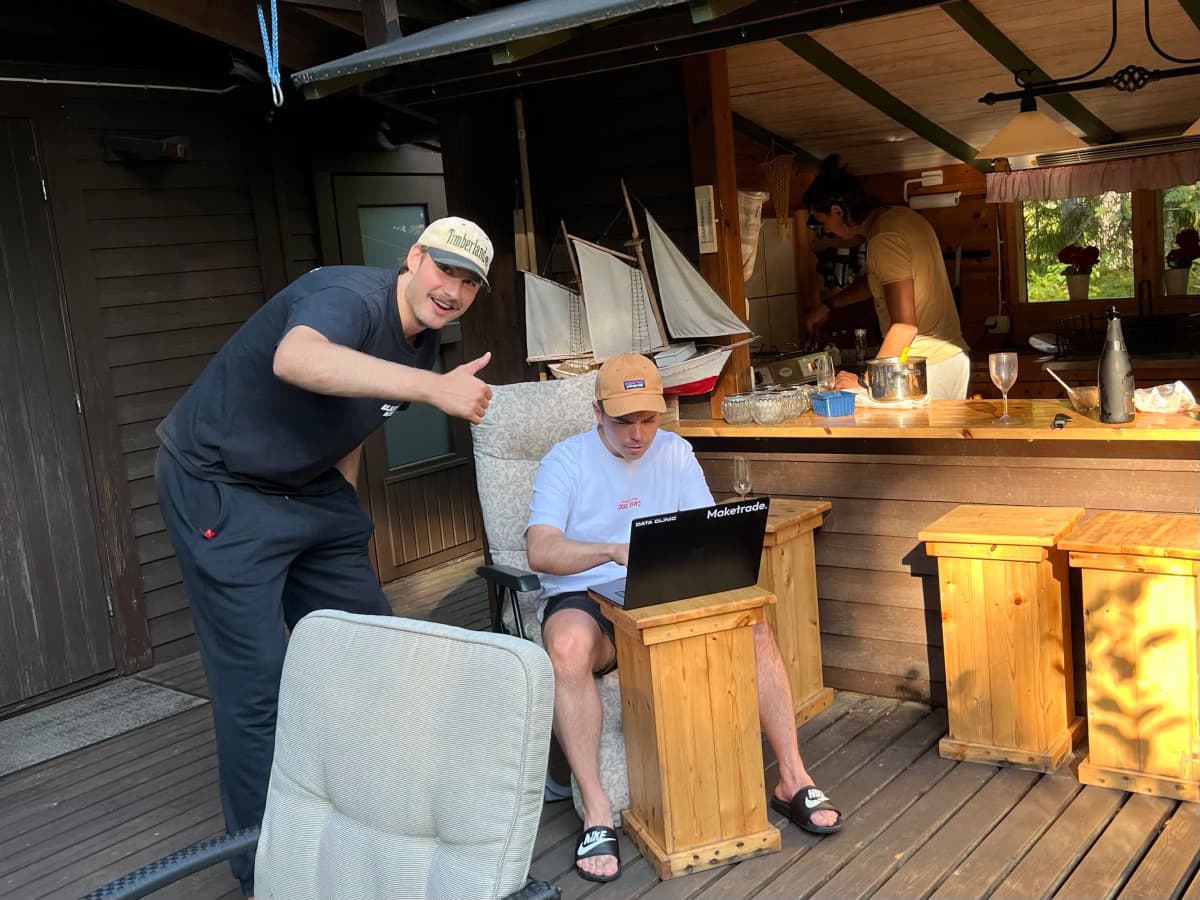 Työnteko ei seisahdu edes mökillä